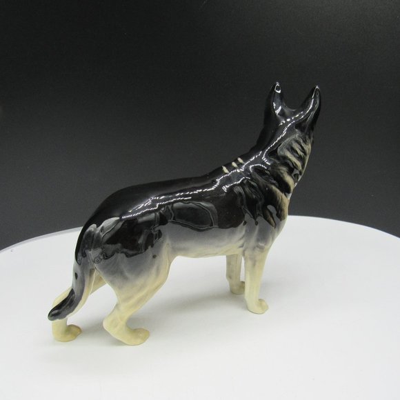 BESWICK DOG FIGURINE. 7 X 5 1/2 INCHES. GERMAN SHEPHERD/ALSATION - Picture 5 of 10